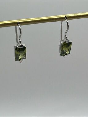 925 Silver Olive Green Quartz Rectangular Gem Drop Earrings